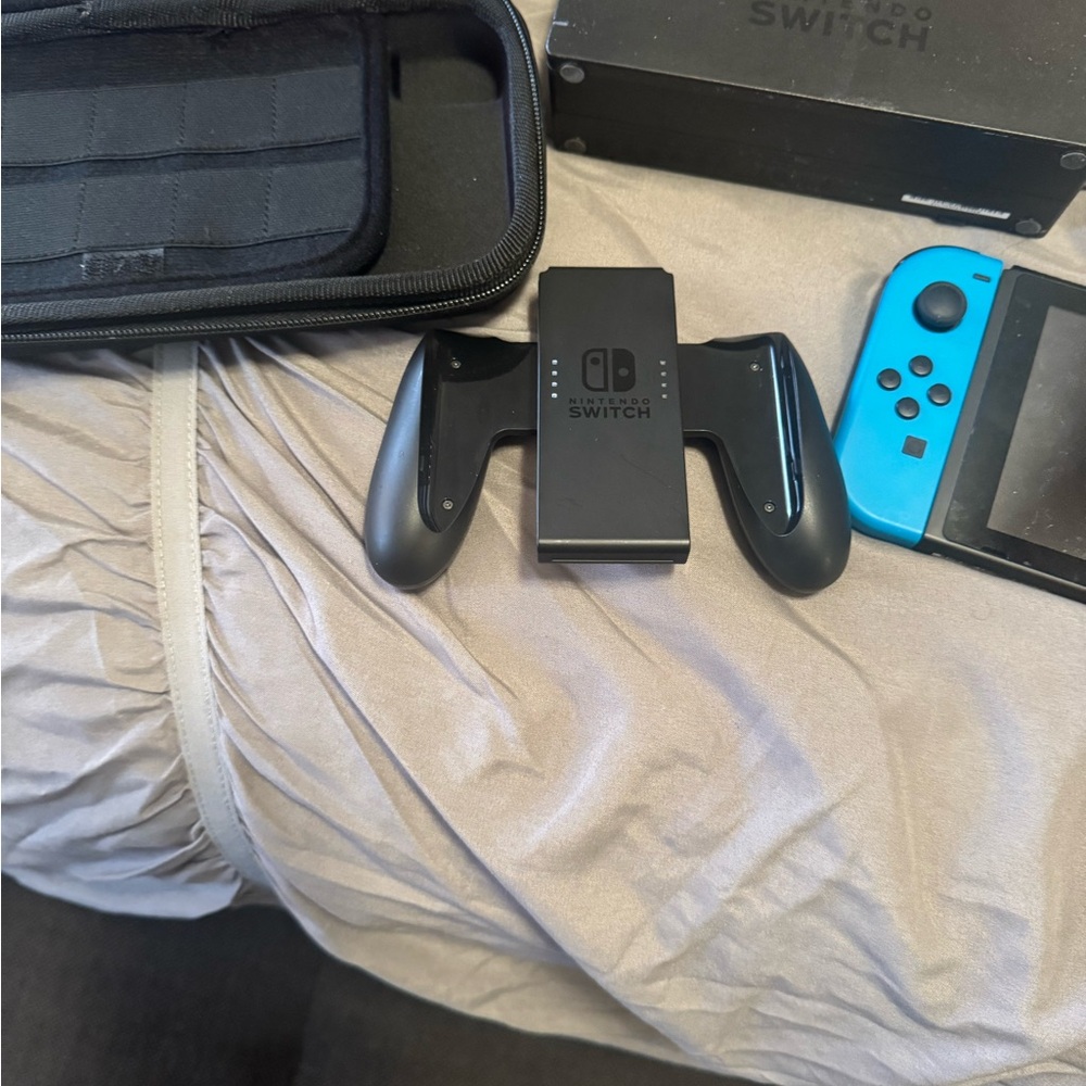 Nintendo Switch Red and Blue Steering Wheel Set - Picture 7 of 9